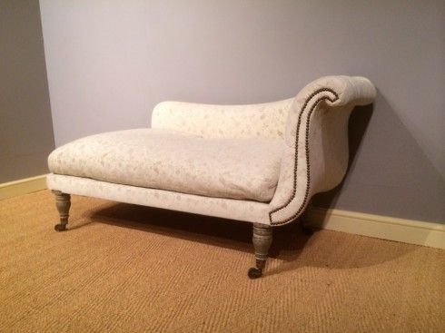 a regency chaise longue