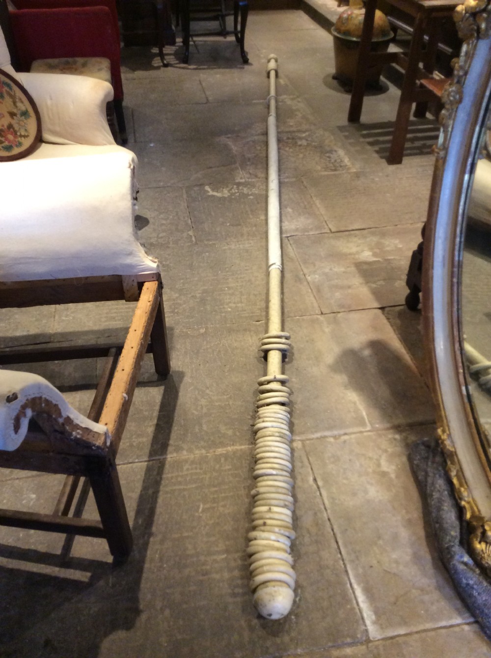 19thc Adjustable Size Curtain Pole | 565211 | www.blankcanvasantiques.co.uk